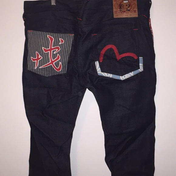 Elvisu Caprees - Picture 2 of 3